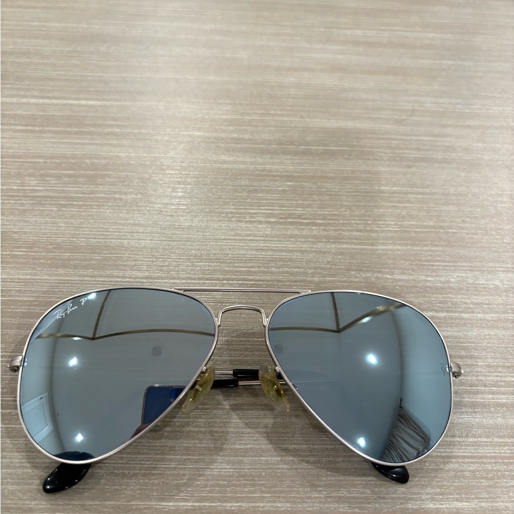 Ray-Ban Aviator Sunglasses with Gray Lenses